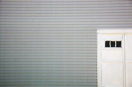 Aluminum Siding Painting: When A Coating Beats Full Replacement